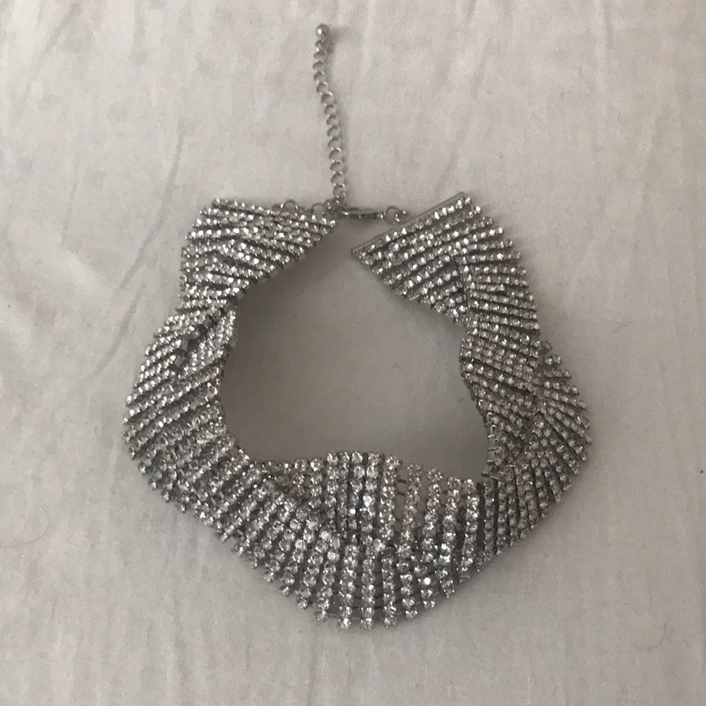 Gorgeous choker necklace